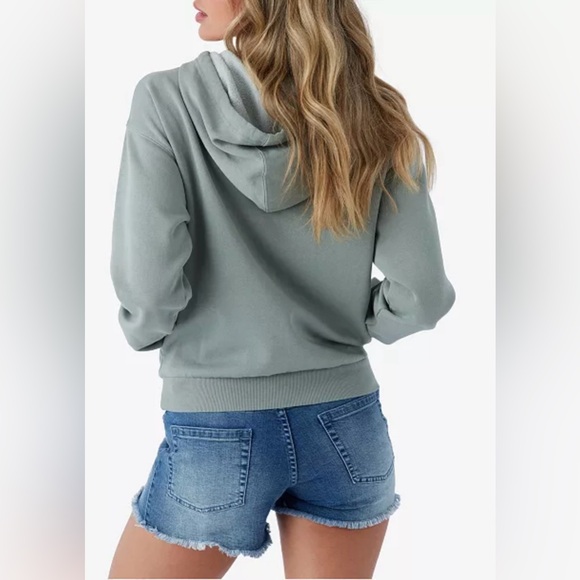 O'Neill Surf Co. Floral Graphic GrayHoodie
(Stock Photo is not accurate color) - Picture 2 of 7